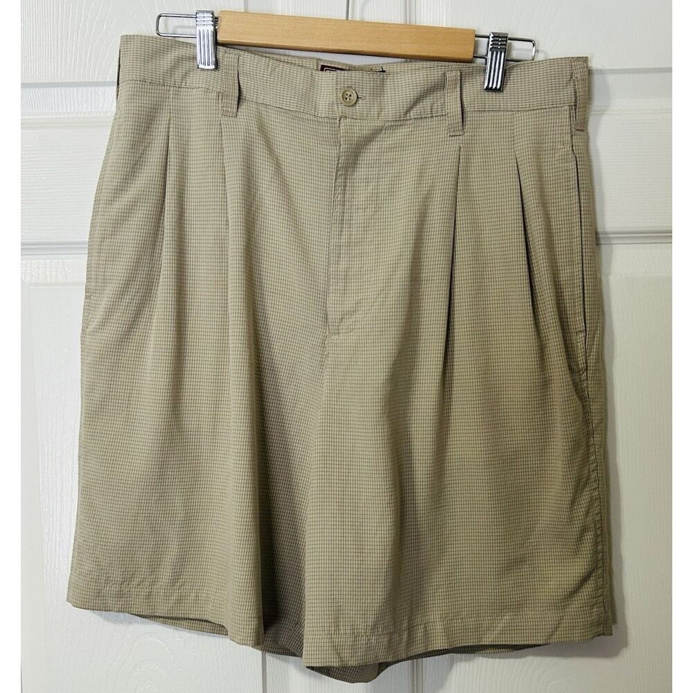 Chaps Ralph Lauren Men's 34 Pleated Beige and Gray Check  Shorts 109210